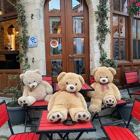Lovely Apartment, Free Parking And Great Location *