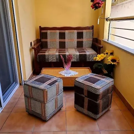 Lovely Apartment, Free Parking And Great Location