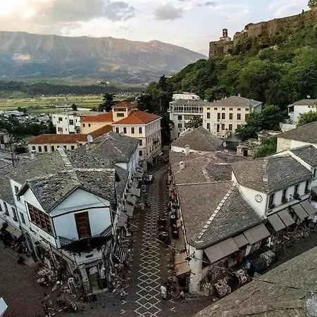 Lovely Apartment, Free Parking And Great Location * Gjirokastër