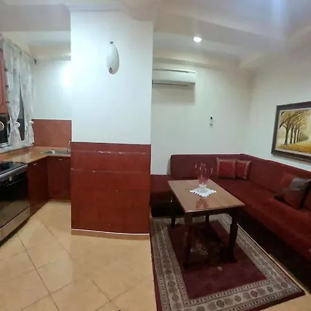 Lovely Apartment, Free Parking And Great Location Gjirokastra