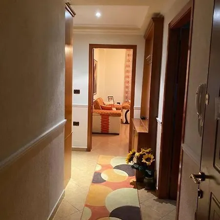 Lovely Apartment, Free Parking And Great Location アパート *
