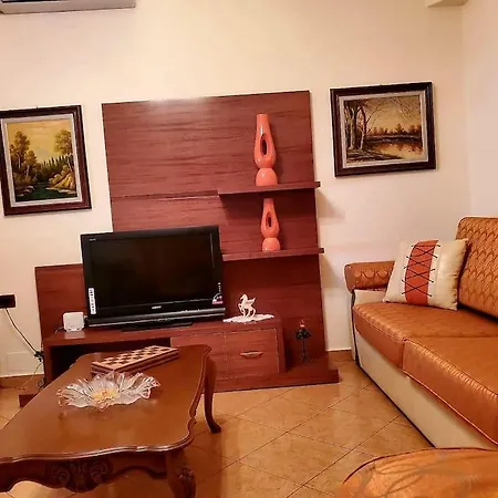 Lovely Apartment, Free Parking And Great Location Апартаменты